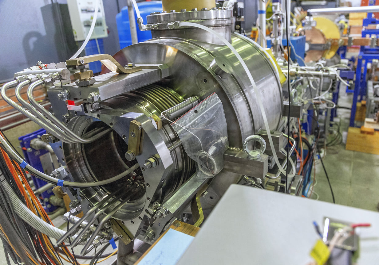 церн коллайдер. какой ускоритель. какой ускоритель.