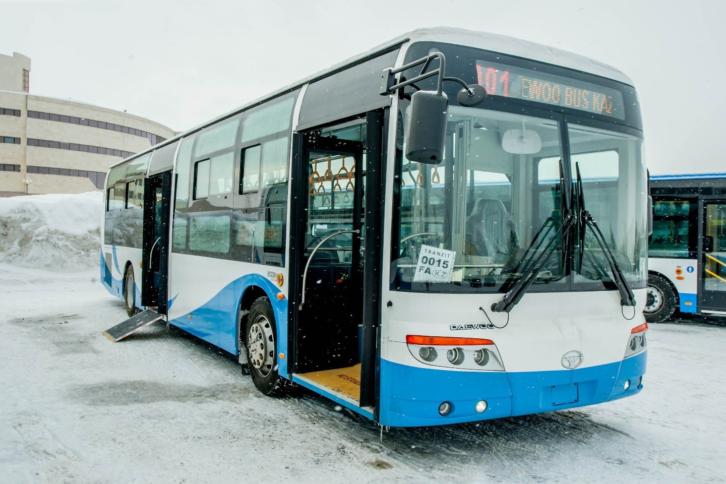 Тоо рост. Современные автобусы. Марки автобусов. Пассажирский автобус Ютонг. Новый автобус номер 17.