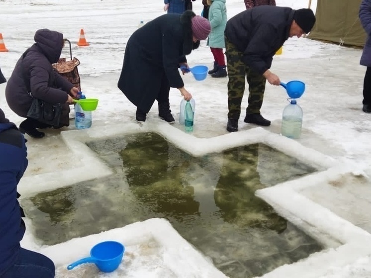 В Омской области определены места для безопасного купания на Крещение