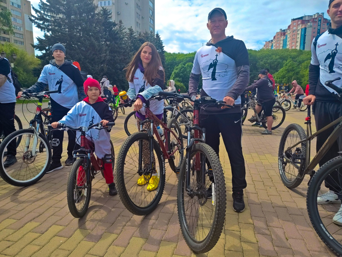  В Ставрополе росгвардейцы приняли участие в общегородской акции «Веломарш Победы»