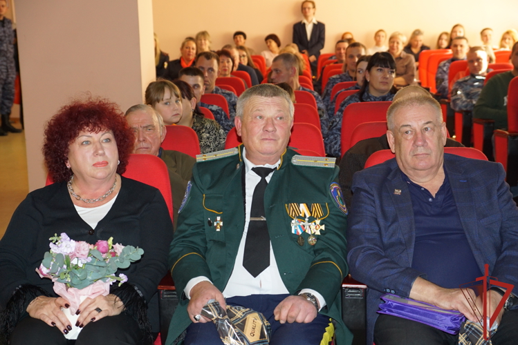 В Хабаровске состоялись торжественные мероприятия, посвящённые 73-летию со дня образования подразделений вневедомственной охраны (видео)