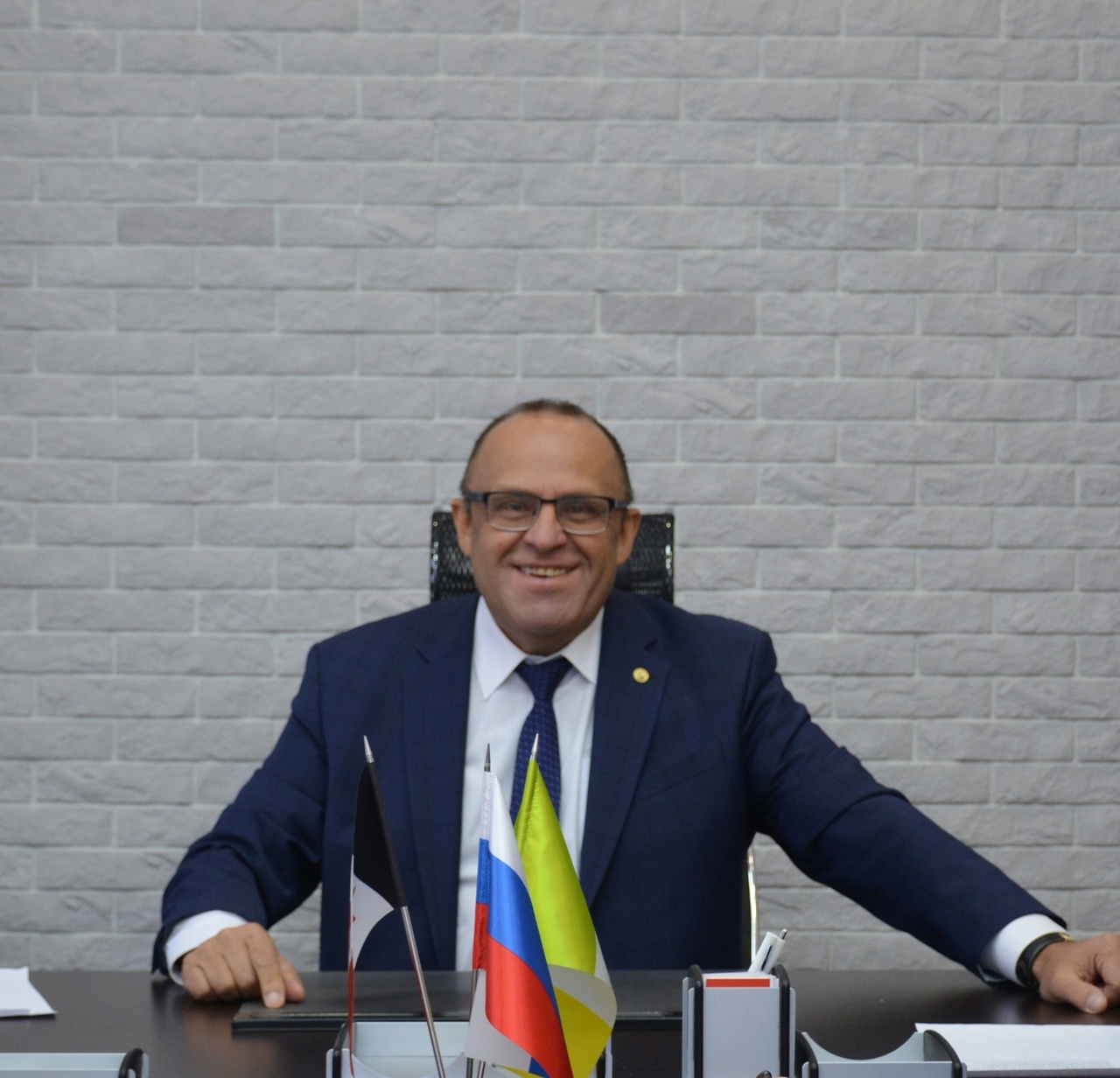 Василий Муклин покидает пост главы Шарканского района 