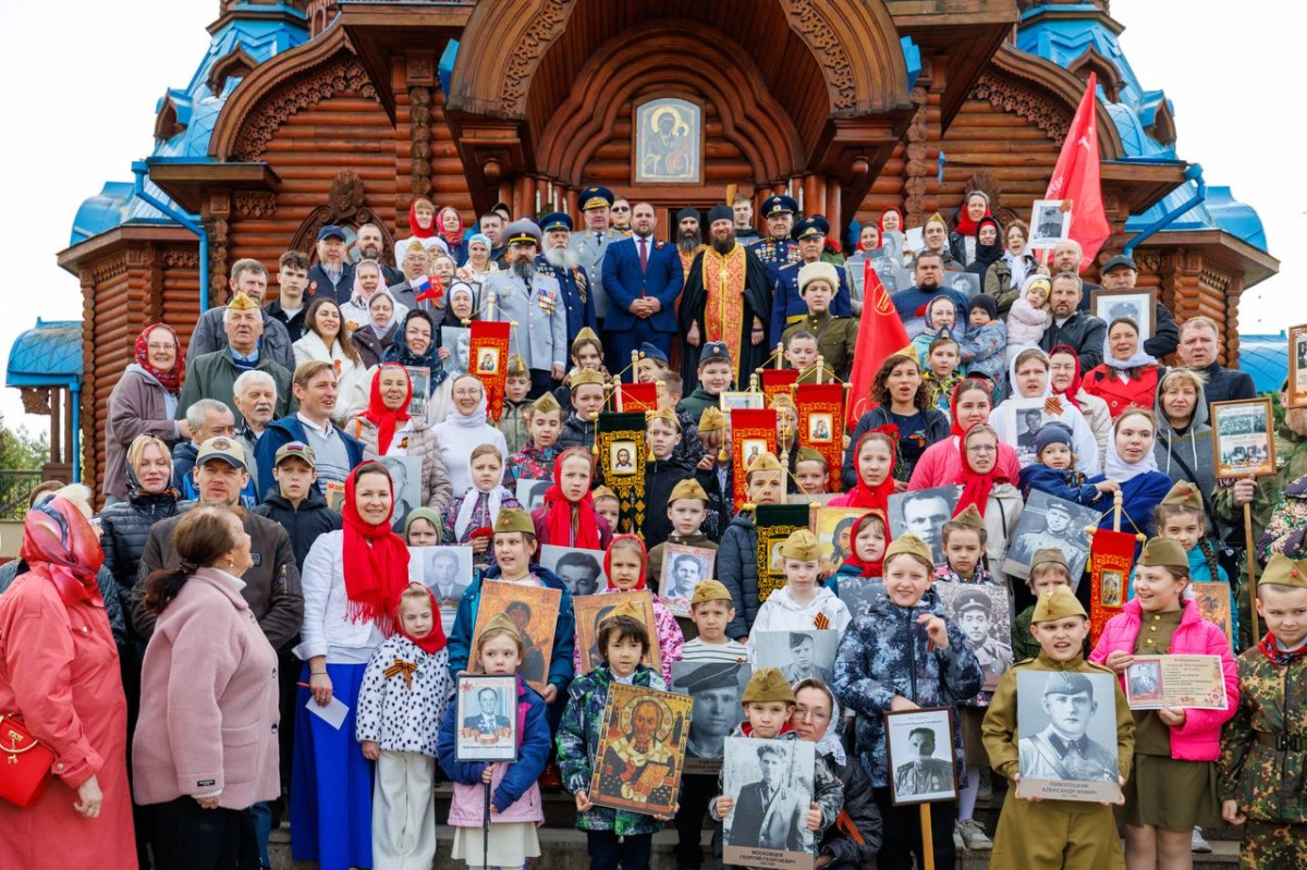 В Преображенском храме в Звездном городке, находящемся под окормлением братии Троице-Сергиевой лавры, прошли торжественные мероприятия, посвященные Дню Победы