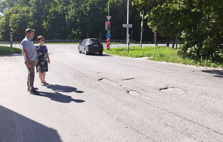 В Щекинском районе провели гарантийное обследование четырех участков дорог