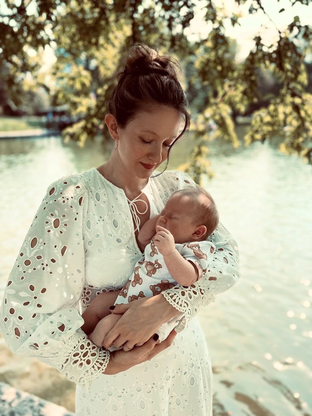 Яна Гладких стала мамой в третий раз