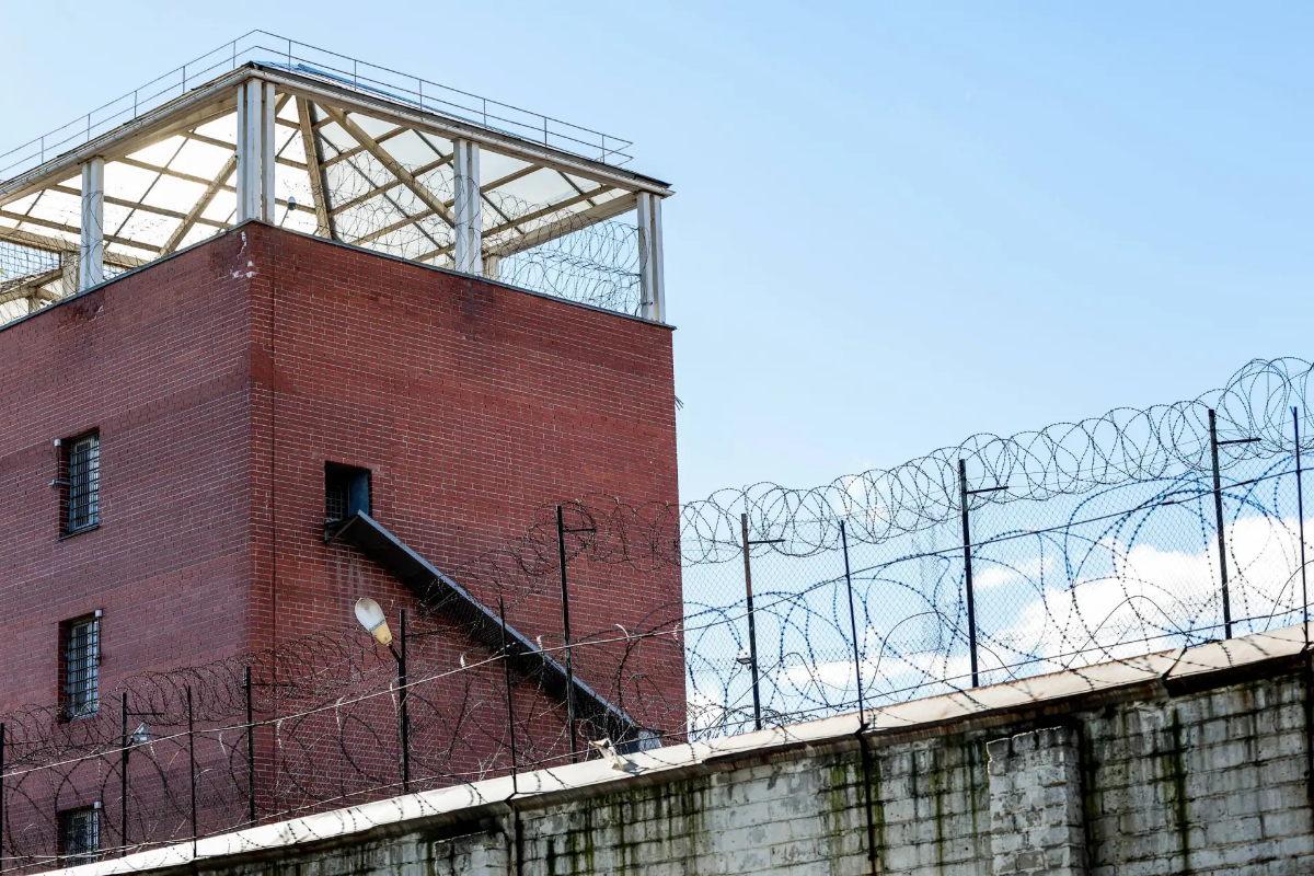 Полковник МЧС на Урале получил 6 лет колонии за стройку коттеджа солдатами