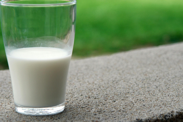 Превышение уровня вредных веществ на Златоустовском метзаводе привело к выдаче молока рабочим**