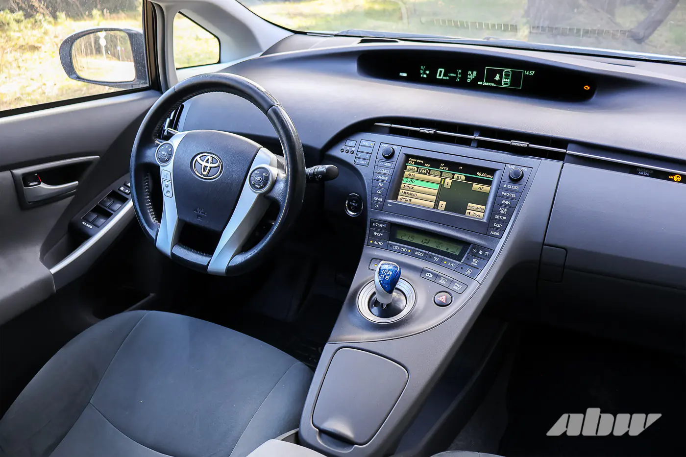 Вайб и экономия: секонд-тест Toyota Prius XW30 с пропановым ГБО