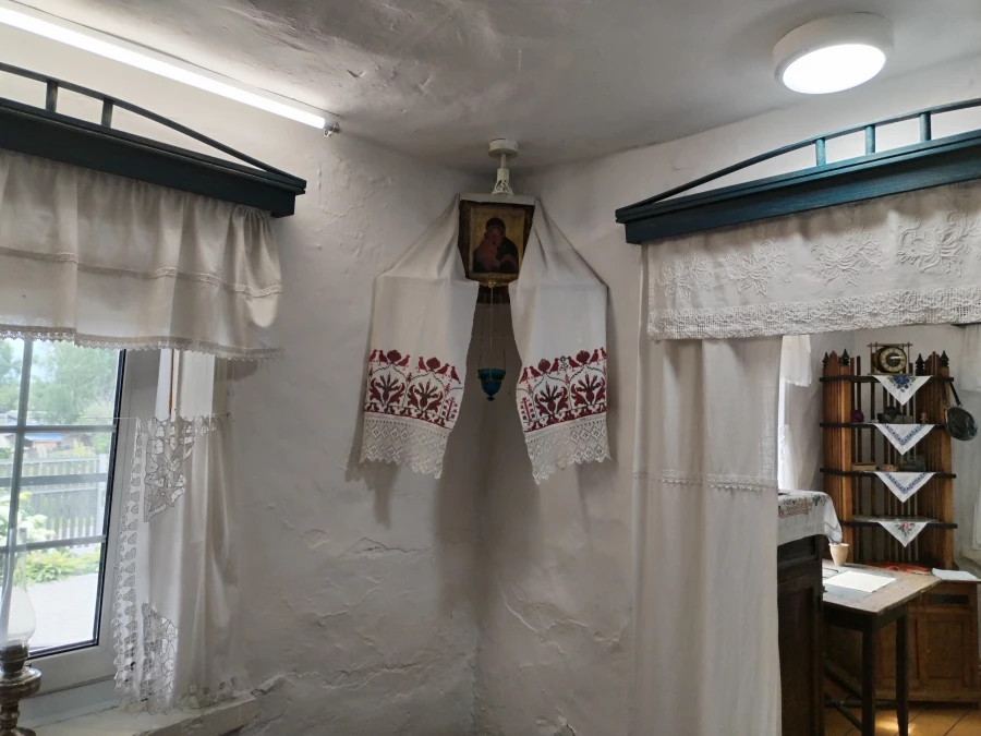 Мемориальный музей киноактрисы Екатерины Савиновой в Ельцовке 