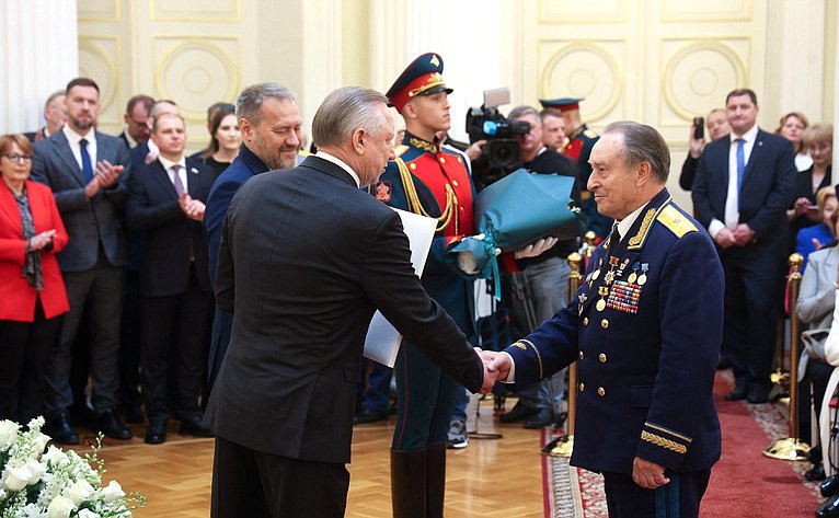 Церемония вручения знаков отличия «Почетный гражданин Санкт-Петербурга» в Мариинском дворце