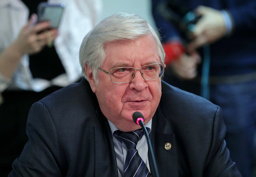 уволен директор института ран