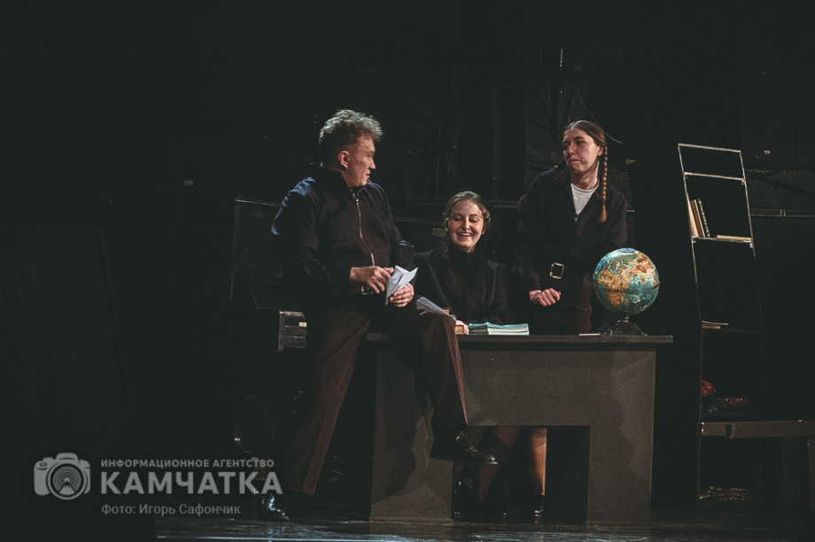 Предпремьерный показ спектакля «Завтра была война» на Камчатке (фоторепортаж). Фото: ИА «Камчатка» \ Игорь Сафончик. Фотография 6