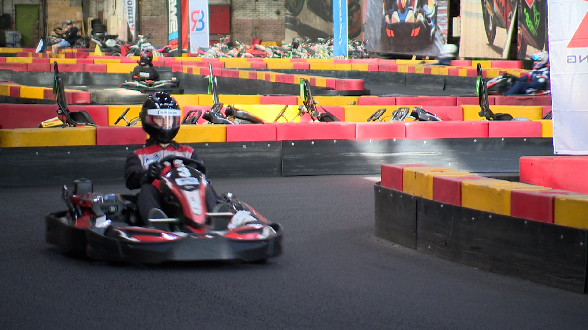 Картинг в новосибирске. Картинг в игоре. Live drive картинг тюмень. Картинг драйв краснодар. Картинг омск драйв.