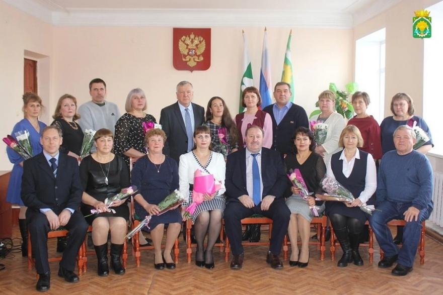 В зауральском селе лучшие работники попали в Галерею почёта