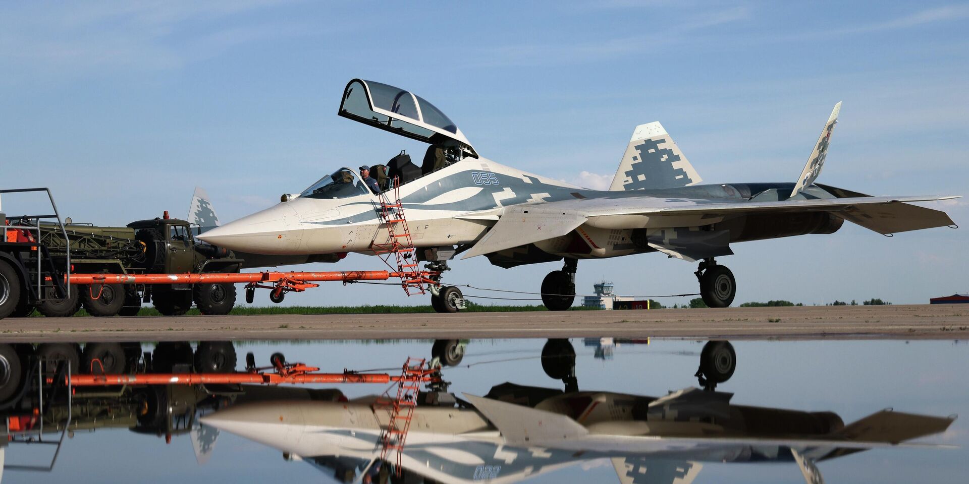 Первый полет двухместной версии истребителя пятого поколения Су-57 - ИноСМИ, 1920, 19.05.2026