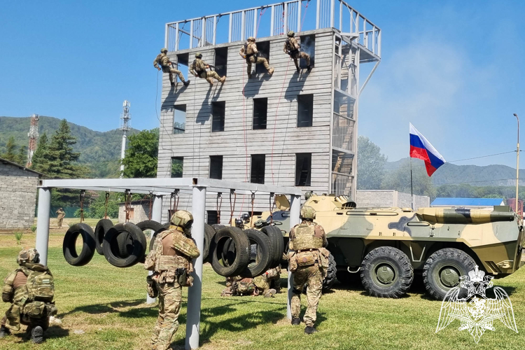 В Сочи сотрудники Росгвардии провели патриотическое мероприятие для школьников