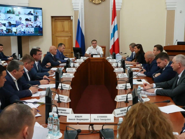 Виталий Хоценко взял на особый контроль восстановление дороги Усть-Ишим – Загваздино