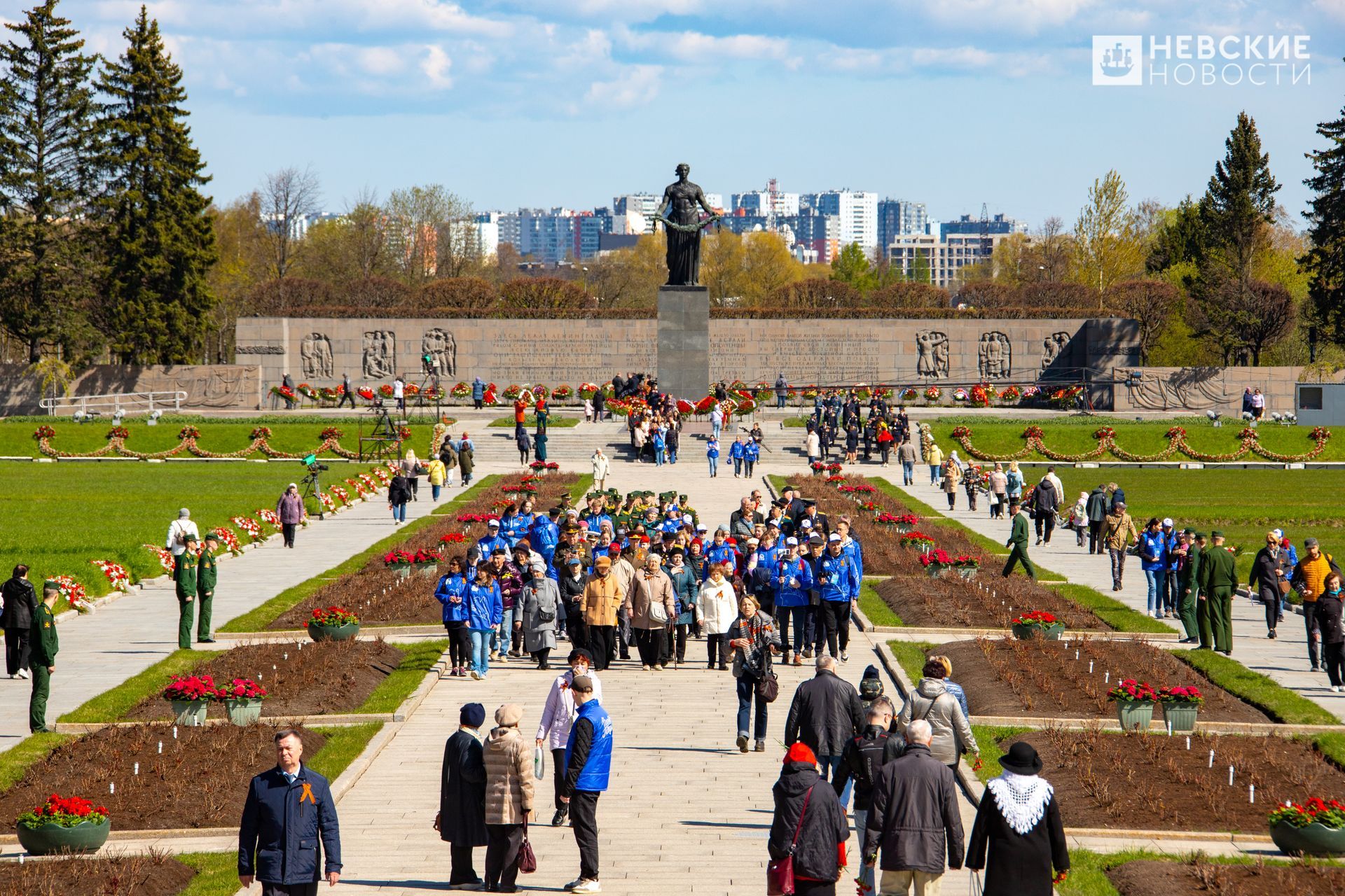 пискаревское мемориальное кладбище в санкт петербурге