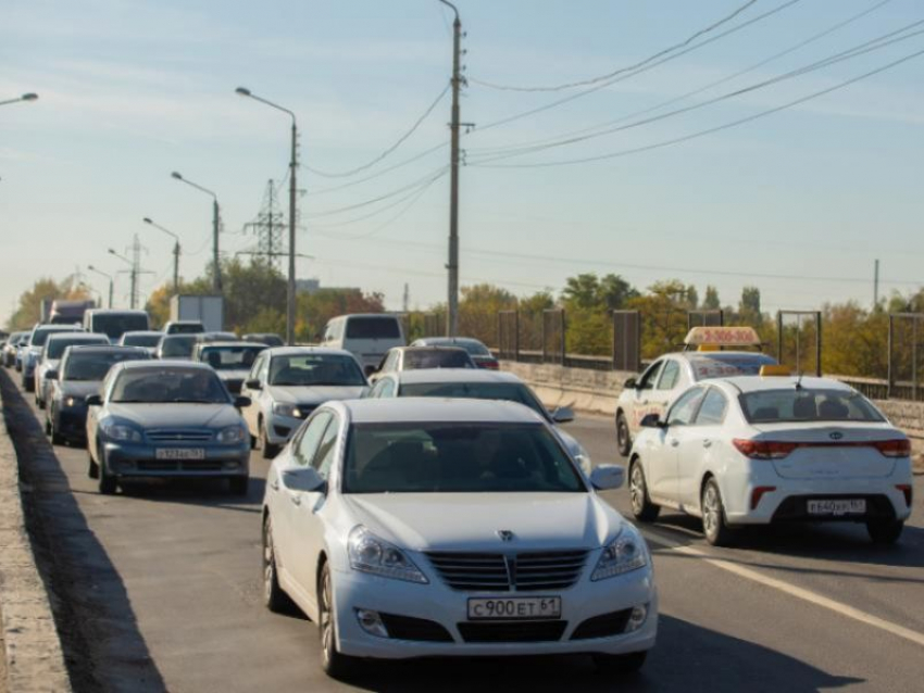 Над станциями заряда для электромобилей в ЖК задумался воронежский губернатор