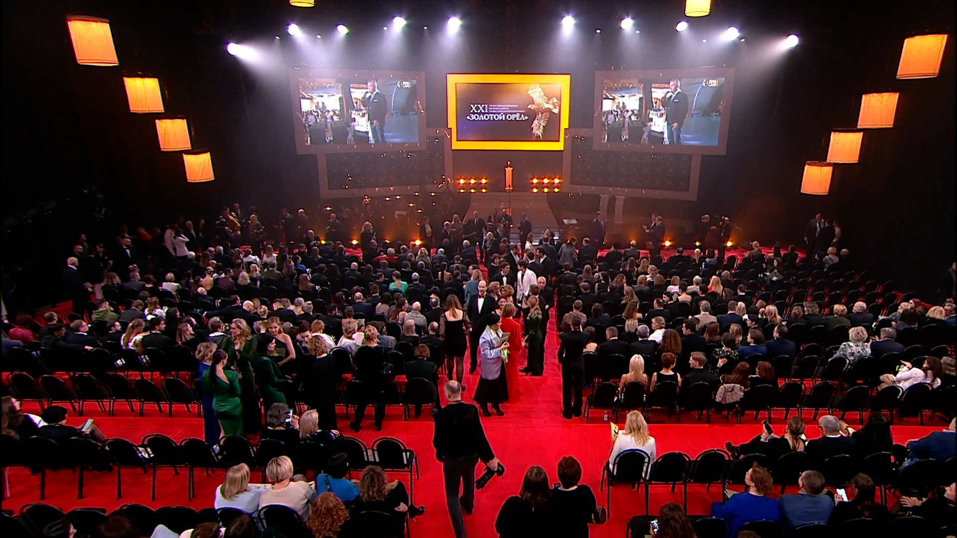 лауреаты золотого орла 2023. кинопремия золотой орел 2023. лауреаты золотого орла 2023. золотой орел 2023 иван янковский. зудина на премии золотой орел.