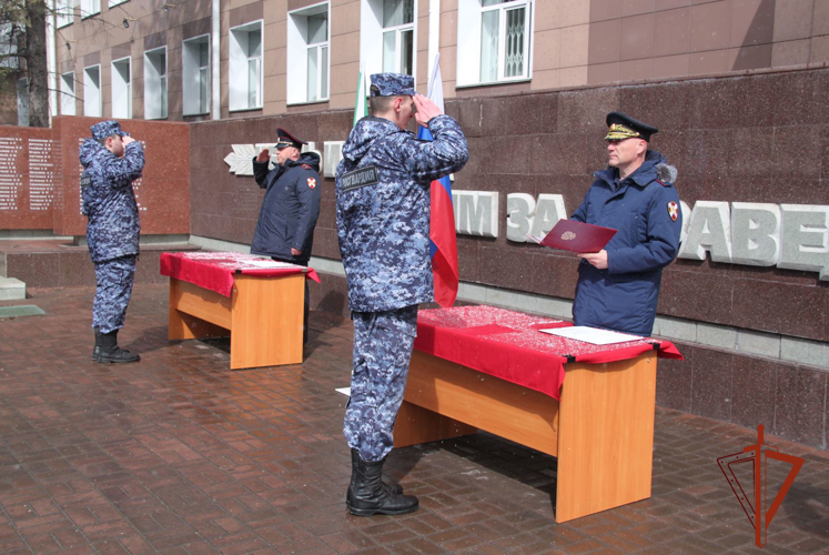Приведение к присяге новых сотрудников Росгвардии состоялось в Новосибирске 