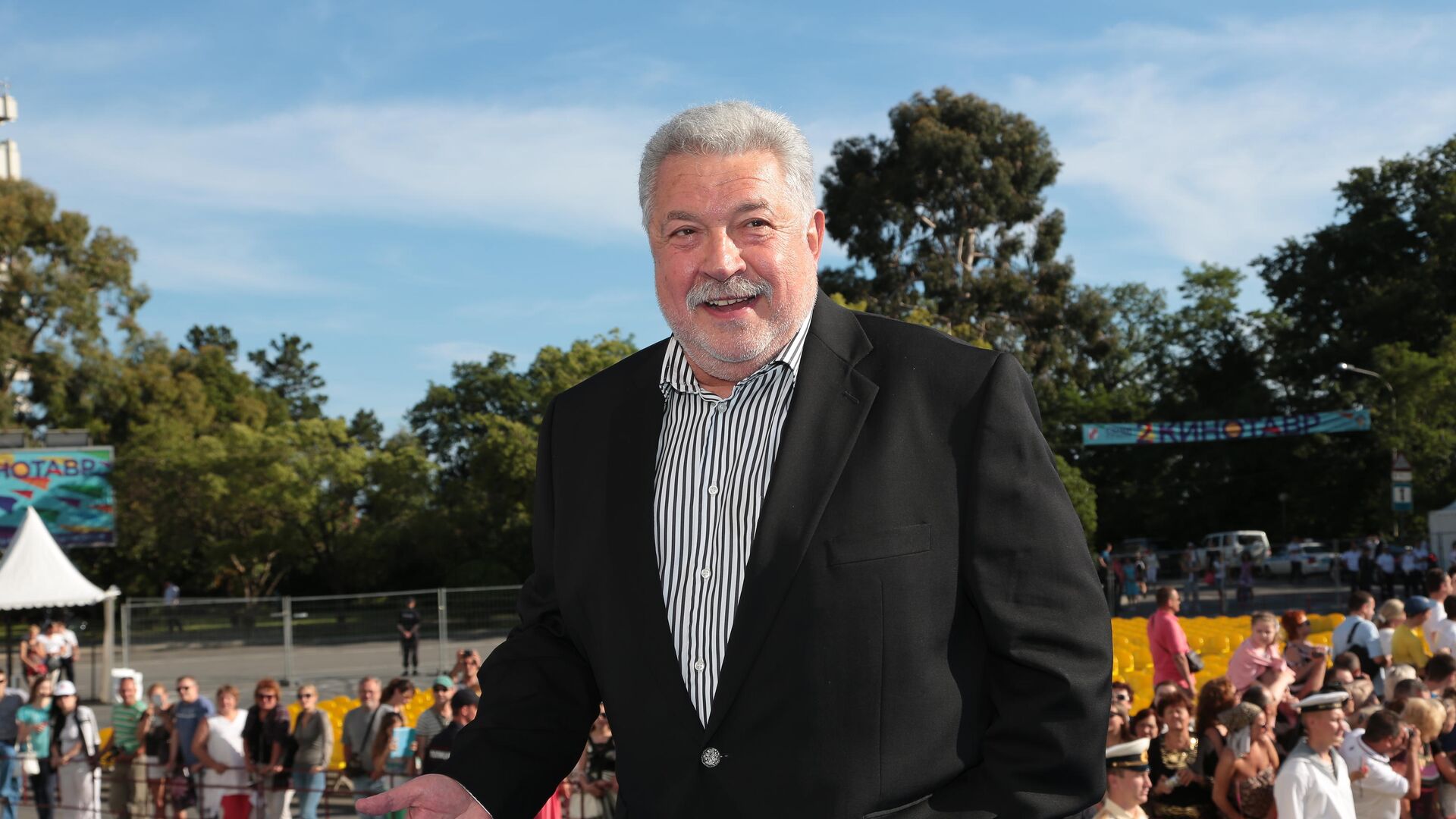 Гусман юлий соломонович. Юлий гусман фото. Почему гусмана нет в жюри квн. Гусман квн. Гусман 2022.