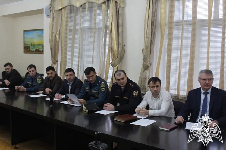 В Дагестане росгвардейцы приняли участие в заседаниях антитеррористической комиссии
