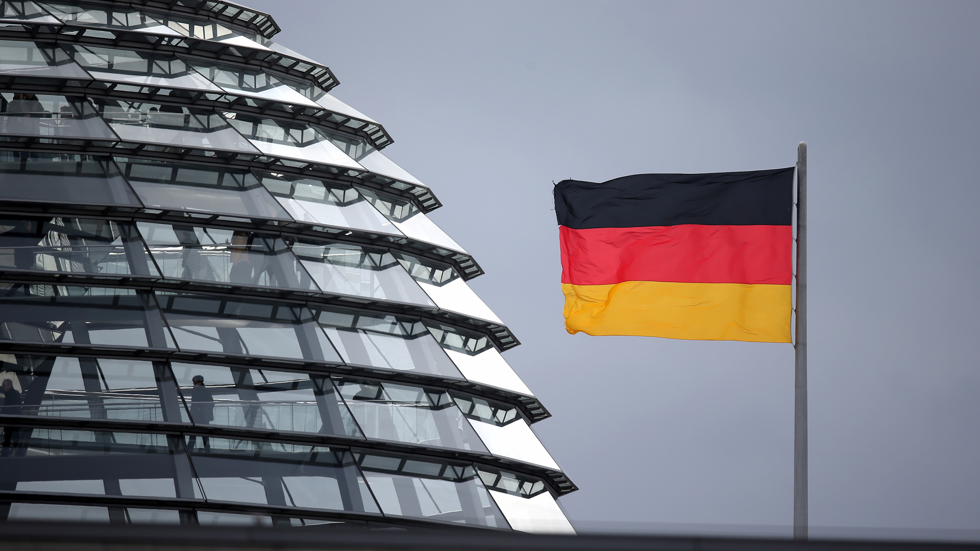 Число преступлений против политиков в Германии за год выросло почти вдвое