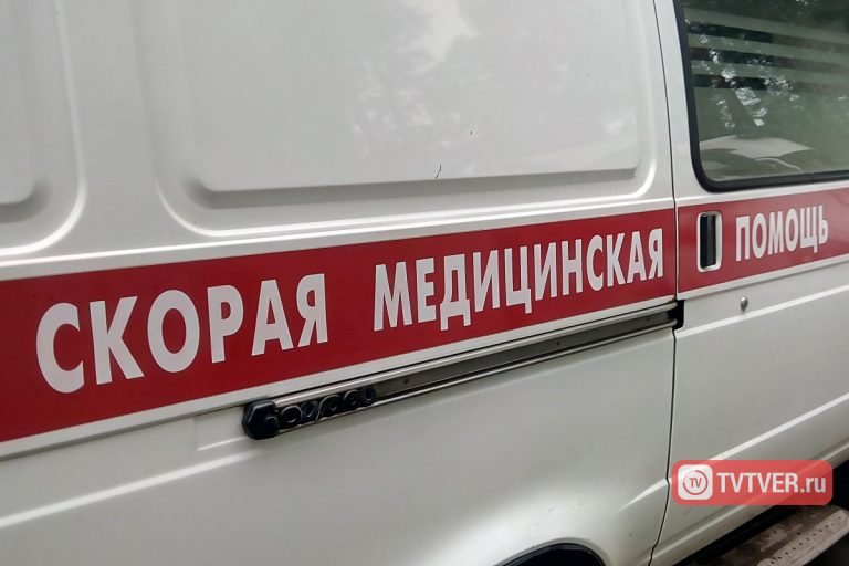Автобус сбил женщину на конечной остановке в Твери