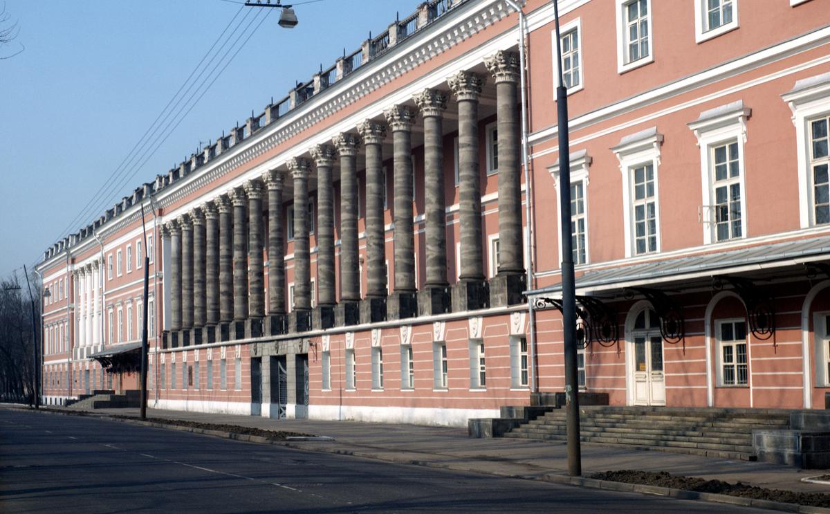 Екатерининский дворец москва лефортово фото внутри The Catherine Palace in Lefortov returned to maintaining the Ministry of Defence
