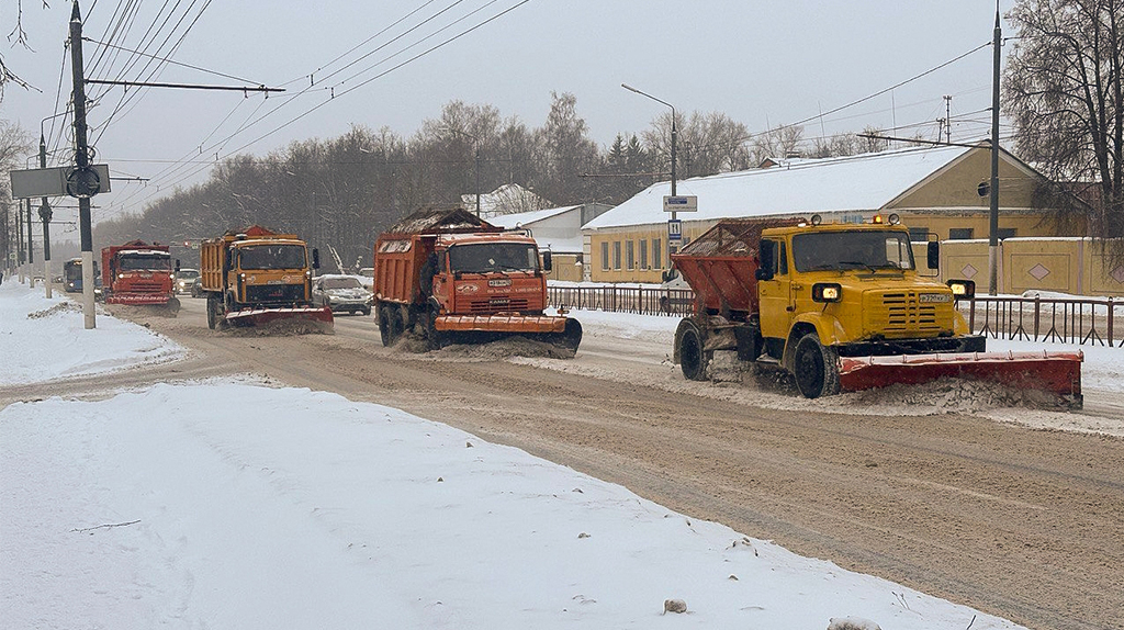 Брянским УК грозят штрафы до 300 тысяч за неубранный снег и сосульки