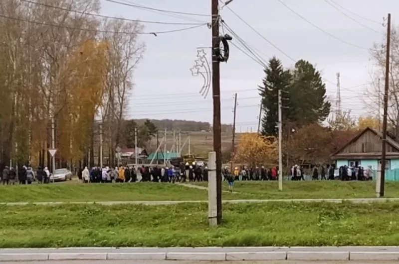 Как живут родители отравившихся детей. Дети в больнице в палатах. Ребенок с мёртвыми родителями в квартире. Как живут родители отравившихся детей. В геническ ребенка забрали у родителей-алкоголиков.