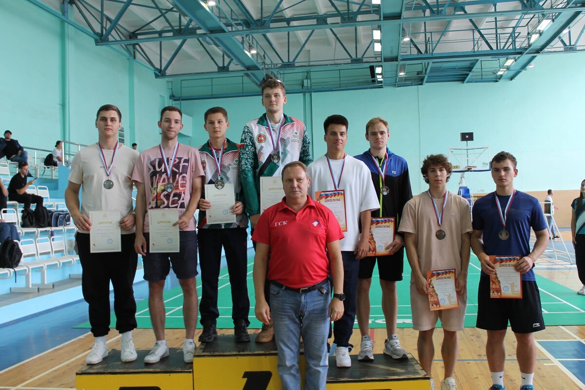 studenty nngu prinyali uchastie v krupnyh vserossijskih sorevnovaniyah po badmintonu 1