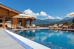 Курорт Красная Поляна признан лучшим для летнего отдыха в горах по версии премии SKI BUSINESS AWARD