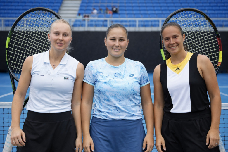 Теннисистки Анастасия Потапова, Камилла Рахимова и Дарья Касаткина в представлении ИИ