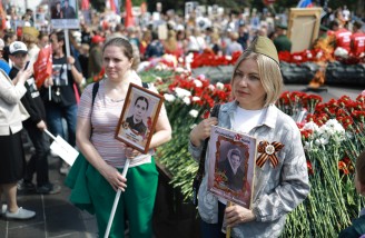 По главной улице Челябинска прошел «Бессмертный полк» 