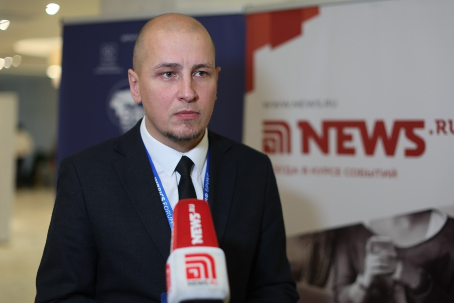 Евгений Петров