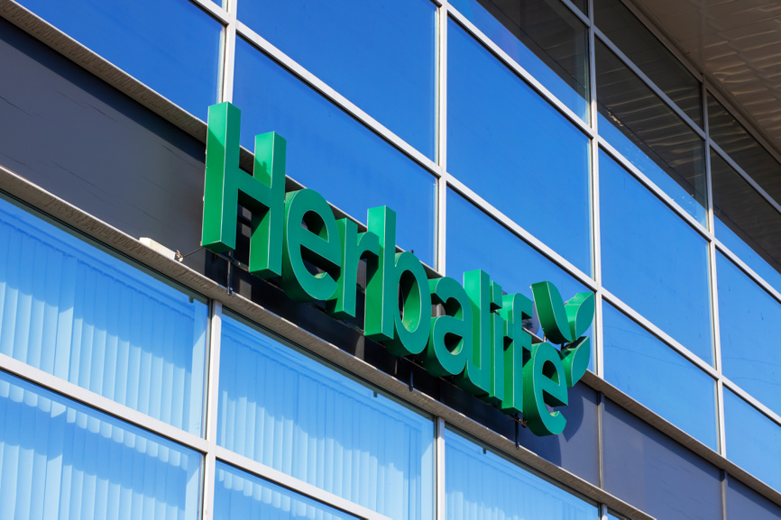 Herbalife покупает за $150 млн Bioniq, компанию-продавца витаминов по подписке, основанную россиянами