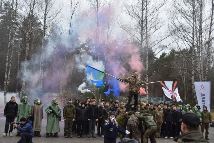 Руководство регионального Управления Росгвардии приняло участие в закрытии военно-патриотических сборов среди десятиклассников Рязанской области