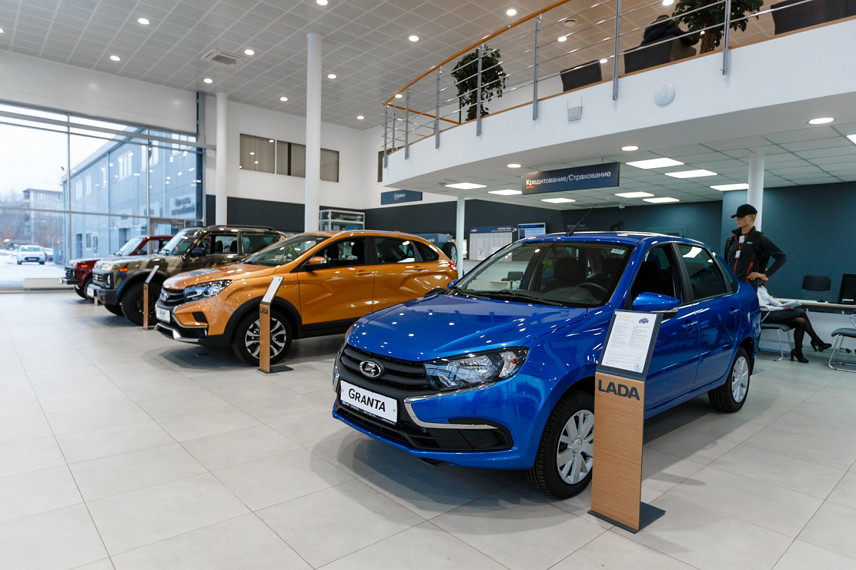 Портал QUTO рассказал, сколько стоят новые автомашины LADA у дилеров РФ в ноябре 2022 года