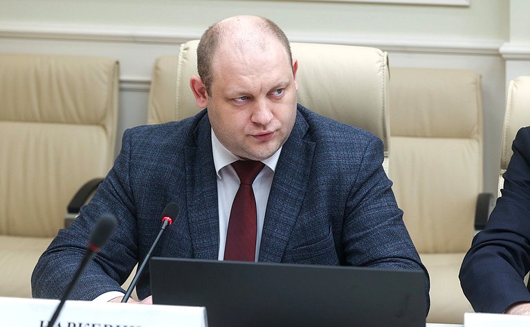 Круглый стол Комитета СФ по социальной политике «Актуальные вопросы совершенствования мер поддержки молодых специалистов, работающих в сфере здравоохранения (в рамках проекта «Всероссийская научная школа «Медицина молодая»)»