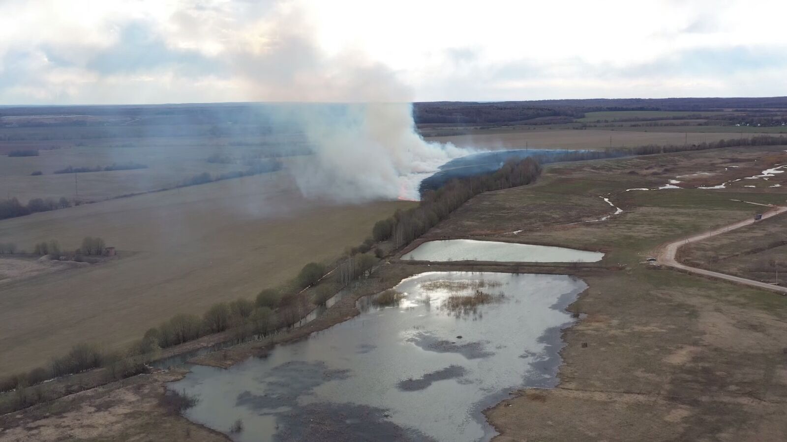 Лесные пожары в россии в 2021 году поселок оус телеканал звезда. Отсутствие осадков. Отсутствие осадков. Отсутствие осадков. Лесные пожары в мире.