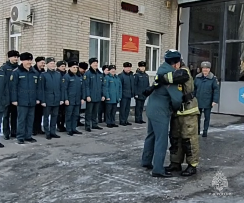 В Волгодонске проводили на пенсию ветерана пожарной охраны Сергея Жидкова