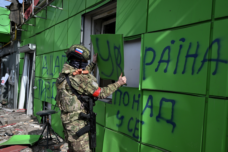 «Тема притязаний Польши, Румынии, Венгрии на западные земли Украины всегда выглядела переоцененной»