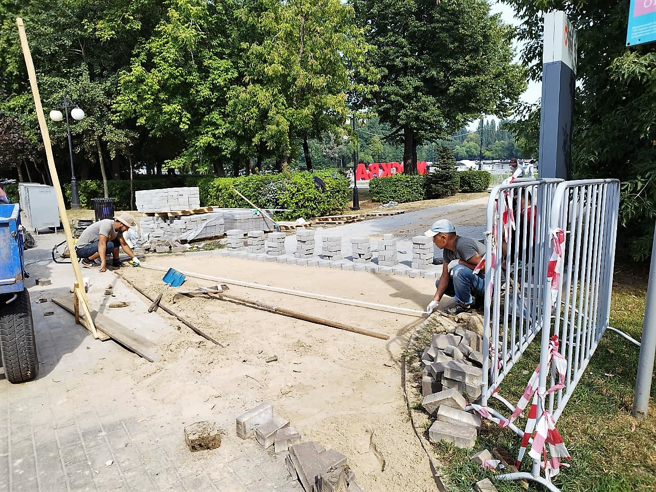 детская площадка в парке горького новая