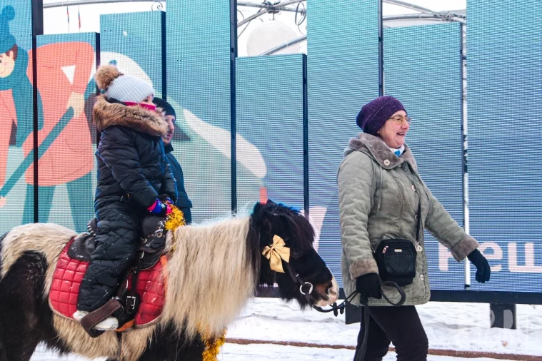 Фото: Открытие снежного городка на площади Советов в Кемерове 79