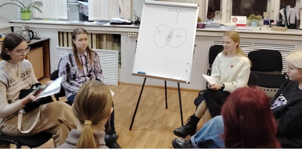 pervyj cikl psihologicheskih gruppovyh vstrech dlya studentov zavershilsya v nngu