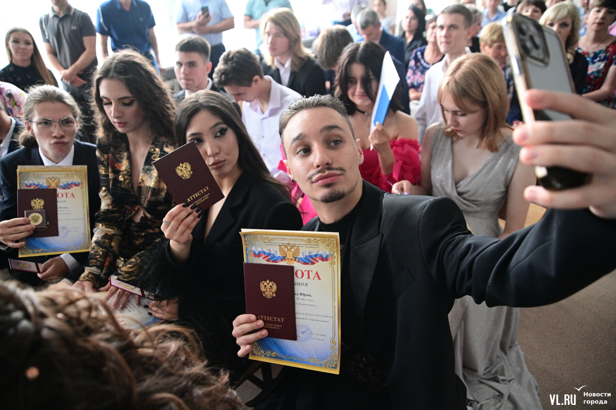 ребенок первоклассник. прием в 1 класс в 2022 году. новые правила школы 2023. приема заявлленй впервый кламсс. новые правила школы 2023.