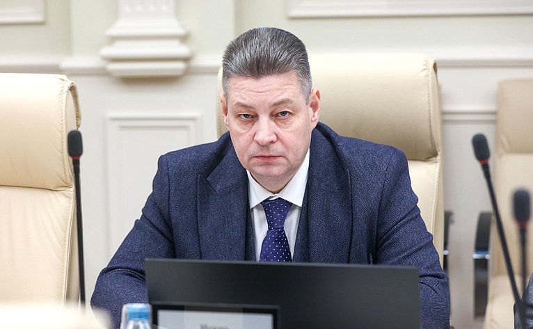 Заседание Комиссии СФ по мониторингу законодательства РФ в сфере государственного контроля (надзора) и муниципального контроля в Российской Федерации совместно с Комитетом СФ по Регламенту и организации парламентской деятельности