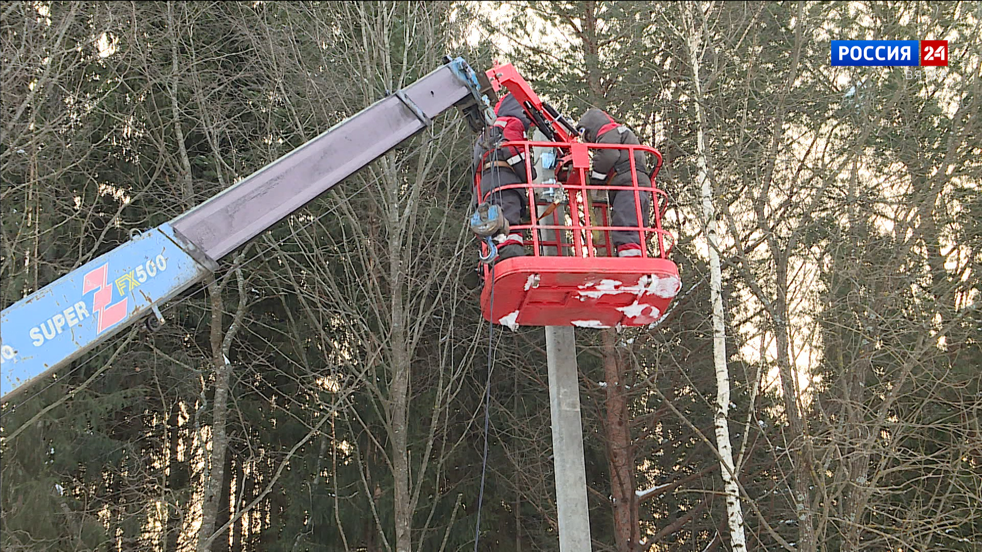 В Кировской области продолжается реализация регионального проекта по освещению дорог
